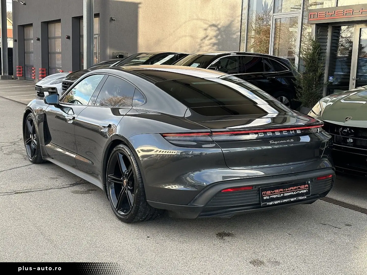 PORSCHE Taycan 4S Performance Batterie Plus   21