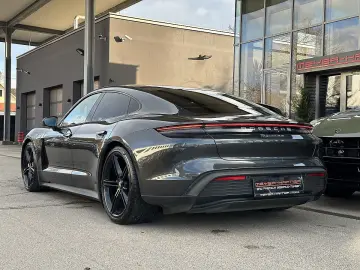 PORSCHE Taycan 4S Performance Batterie Plus   21
