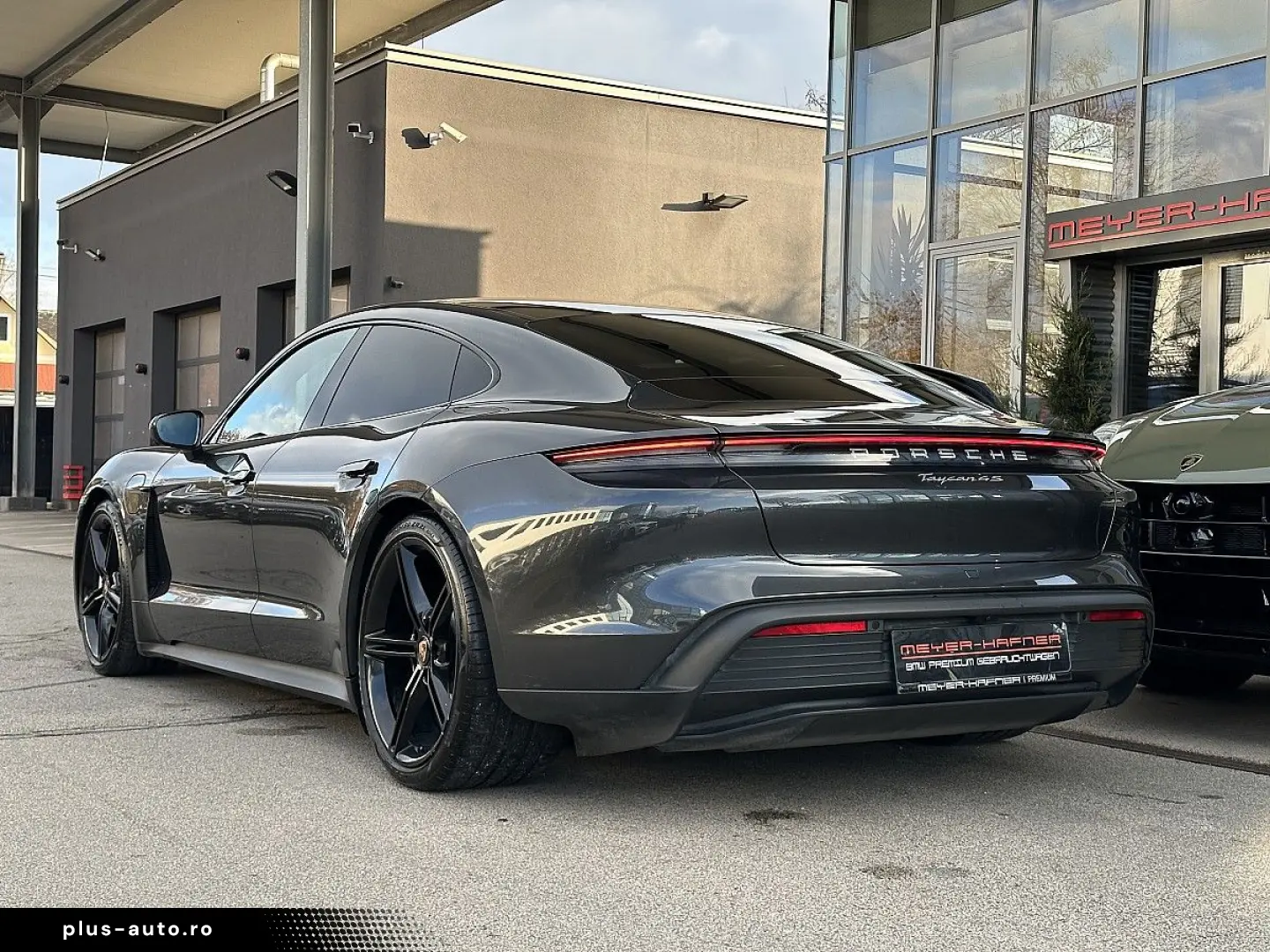 PORSCHE Taycan 4S Performance Batterie Plus   21