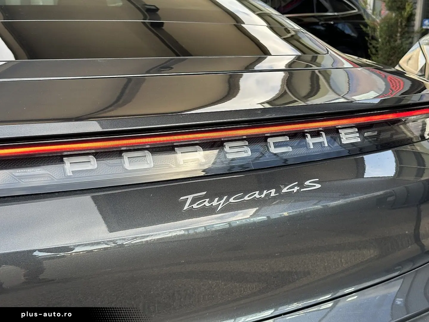 PORSCHE Taycan 4S Performance Batterie Plus   21
