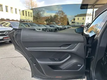 PORSCHE Taycan 4S Performance Batterie Plus   21