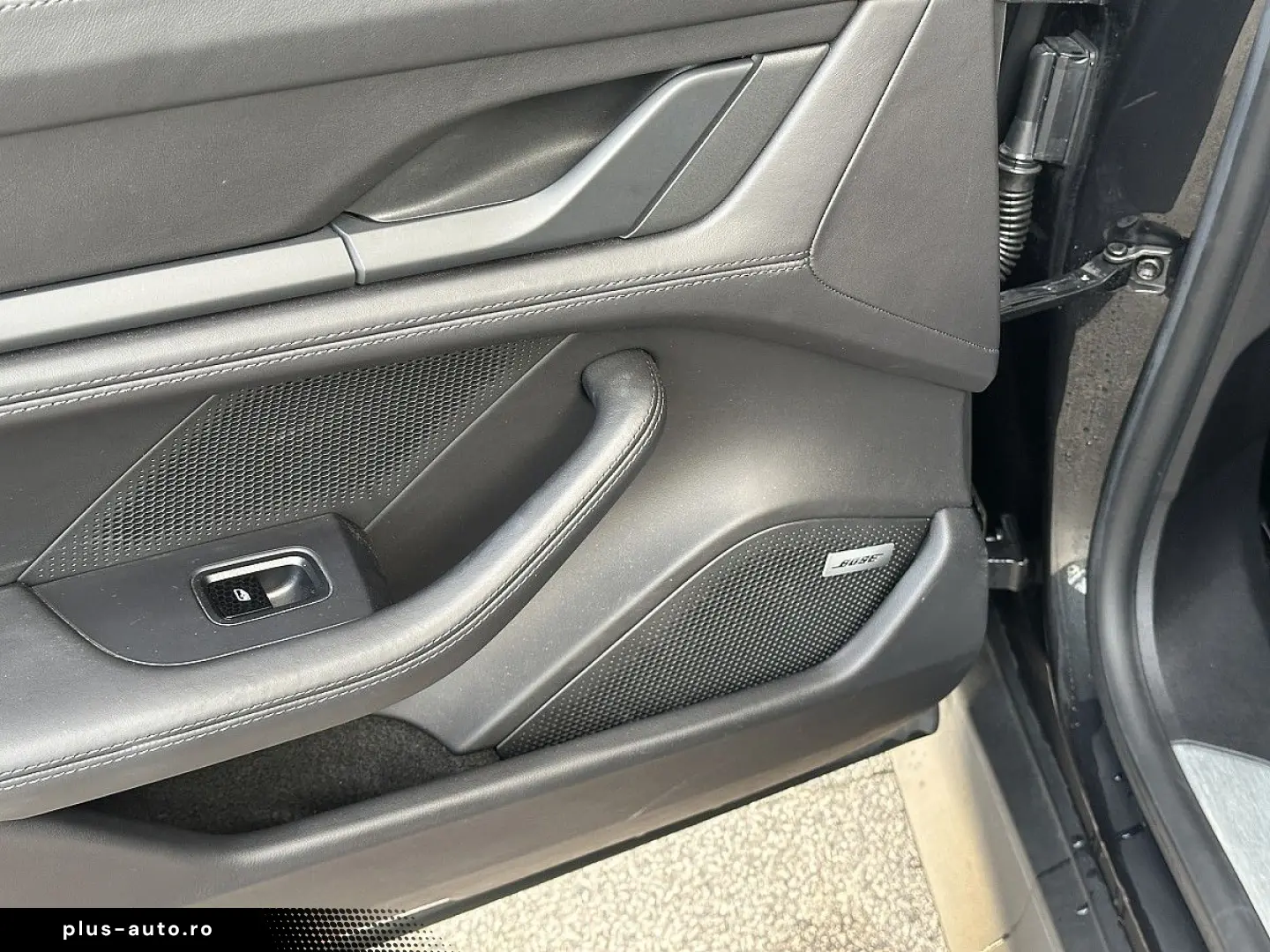 PORSCHE Taycan 4S Performance Batterie Plus   21