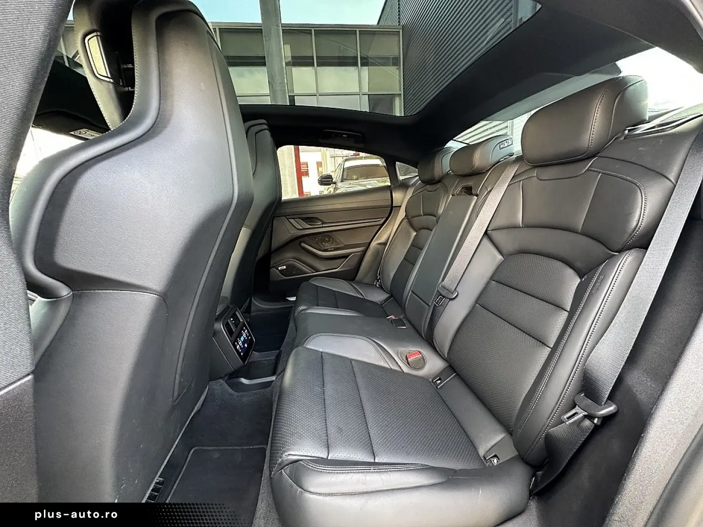 PORSCHE Taycan 4S Performance Batterie Plus   21