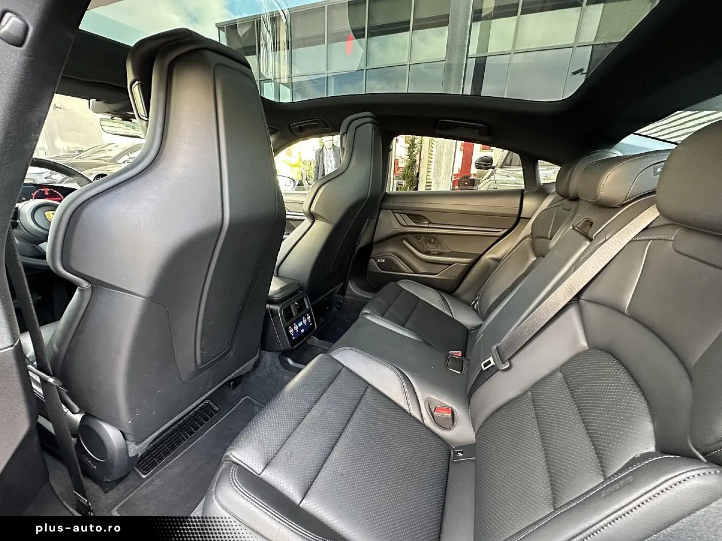 PORSCHE Taycan 4S Performance Batterie Plus   21