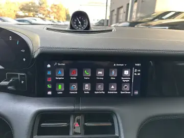 PORSCHE Taycan 4S Performance Batterie Plus   21