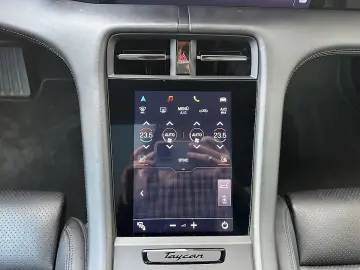 PORSCHE Taycan 4S Performance Batterie Plus   21