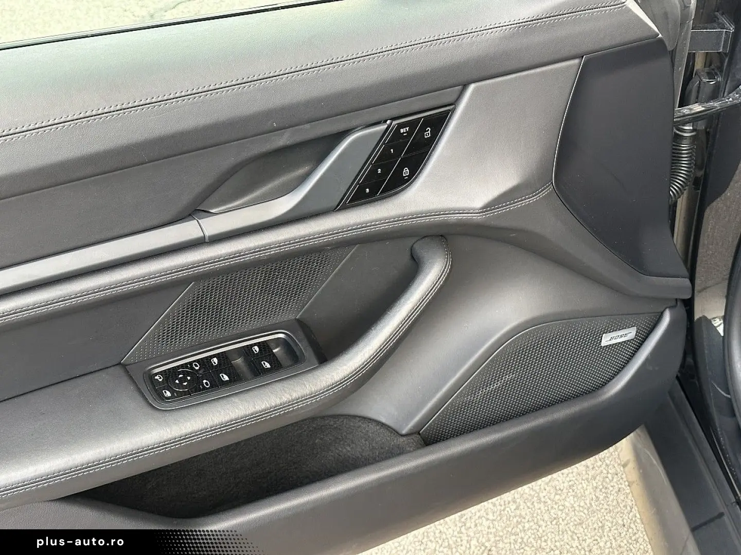 PORSCHE Taycan 4S Performance Batterie Plus   21