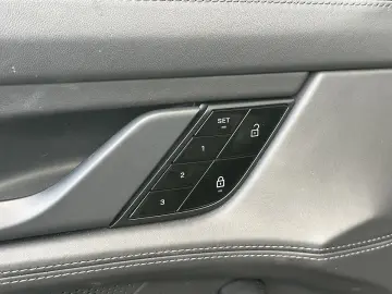 PORSCHE Taycan 4S Performance Batterie Plus   21