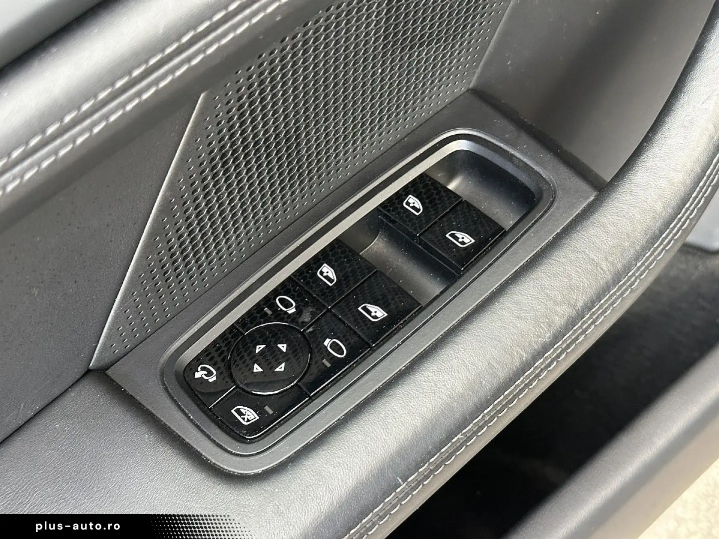 PORSCHE Taycan 4S Performance Batterie Plus   21