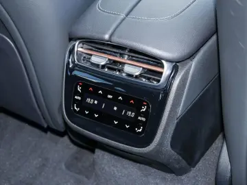 MERCEDES-BENZ EQE 350 4M AMG NIGHT DISTR AHK KEYL BURM 360