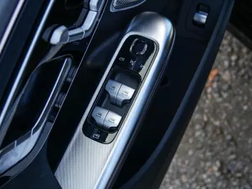 MERCEDES-BENZ EQE 350 4M AMG NIGHT DISTR AHK KEYL BURM 360