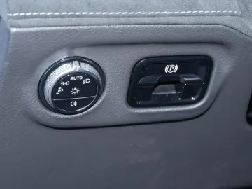 MERCEDES-BENZ EQE 350 4M AMG NIGHT DISTR AHK KEYL BURM 360