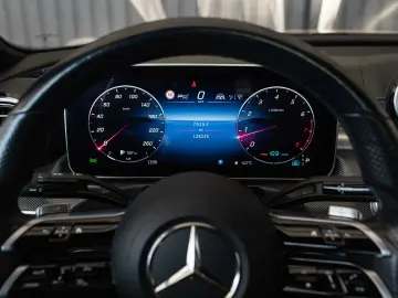 Mercedes-Benz C 300 4Matic 9G-TRONIC AMG Line