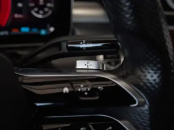 Mercedes-Benz C 300 4Matic 9G-TRONIC AMG Line