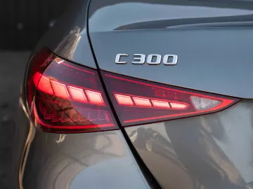 Mercedes-Benz C 300 4Matic 9G-TRONIC AMG Line