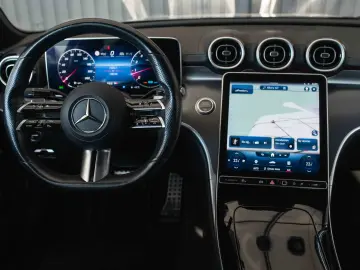 Mercedes-Benz C 300 4Matic 9G-TRONIC AMG Line