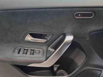 MERCEDES-BENZ A 200 AMG Totwinkel Spurhalte Keyless SHZ LED