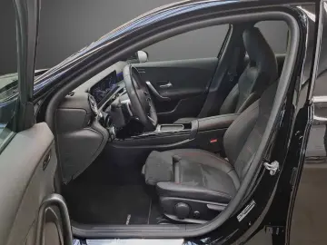 MERCEDES-BENZ A 200 AMG Totwinkel Spurhalte Keyless SHZ LED