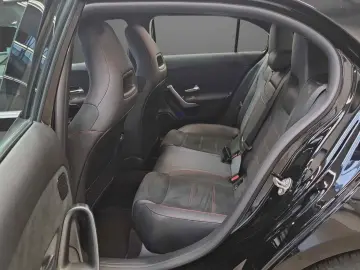 MERCEDES-BENZ A 200 AMG Totwinkel Spurhalte Keyless SHZ LED