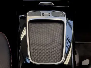 MERCEDES-BENZ A 200 AMG Totwinkel Spurhalte Keyless SHZ LED