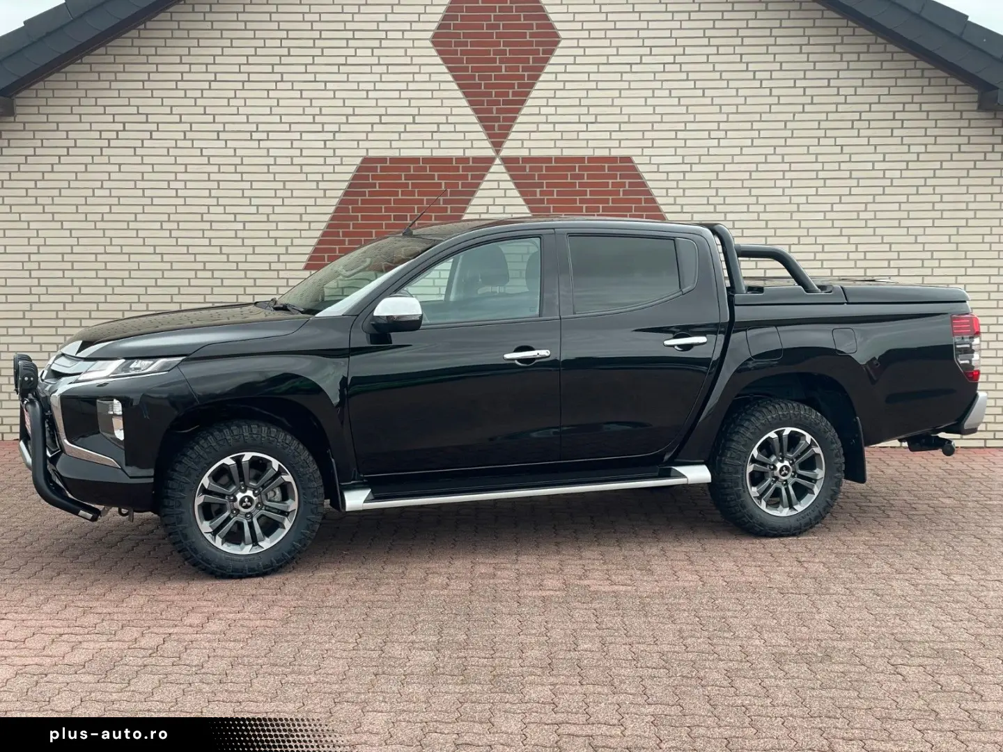 MITSUBISHI L200 Select 4WD AT Navi AHK Neue Reifen Webasto