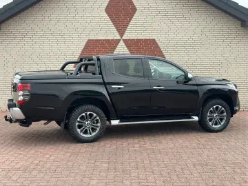 MITSUBISHI L200 Select 4WD AT Navi AHK Neue Reifen Webasto