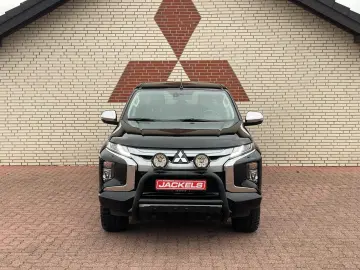 MITSUBISHI L200 Select 4WD AT Navi AHK Neue Reifen Webasto