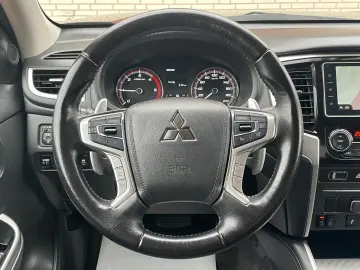 MITSUBISHI L200 Select 4WD AT Navi AHK Neue Reifen Webasto