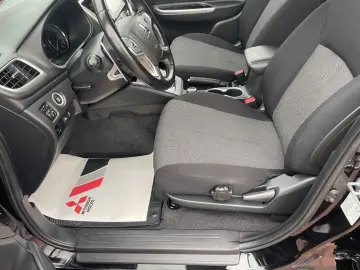 MITSUBISHI L200 Select 4WD AT Navi AHK Neue Reifen Webasto