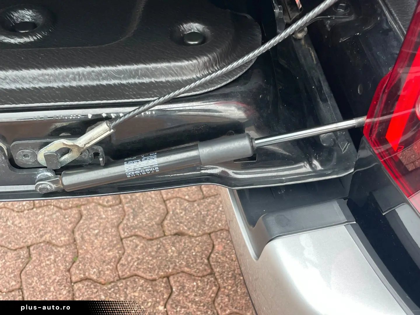 MITSUBISHI L200 Select 4WD AT Navi AHK Neue Reifen Webasto