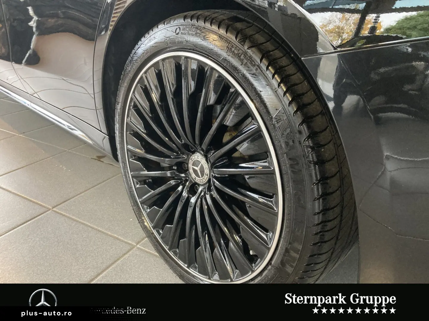 MERCEDES-BENZ E 300 deT 4M AMG Airmatic Pano AHK Dis&hellip;