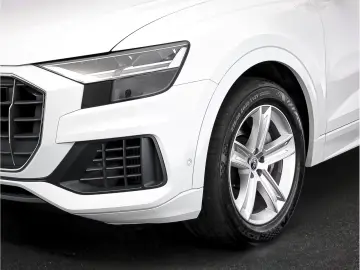 AUDI Q8 TFSI e