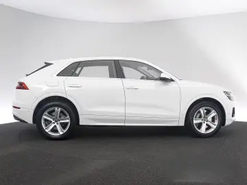 AUDI Q8 TFSI e