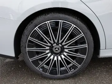 MERCEDES-BENZ E 220 d 4M AMG-Sport Super Pano Burm AHK Night