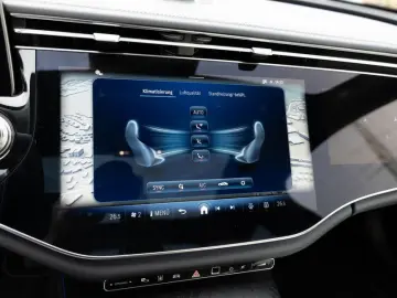 MERCEDES-BENZ E 220 d 4M AMG-Sport Super Pano Burm AHK Night