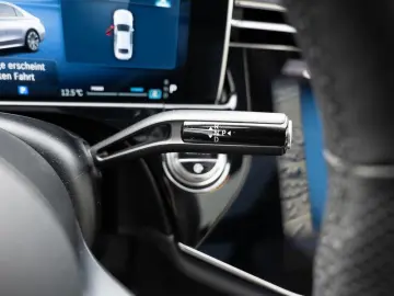 MERCEDES-BENZ E 220 d 4M AMG-Sport Super Pano Burm AHK Night