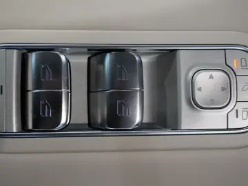 Mercedes-Benz G 63 AMG  DESIGNO STAHZ GLASDACH