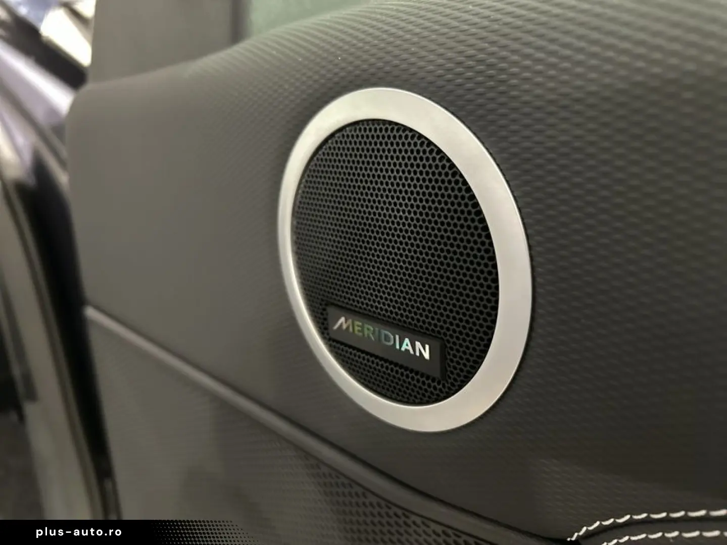 LAND ROVER Discovery D350 Dynamic SE