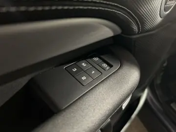 LAND ROVER Discovery D350 Dynamic SE