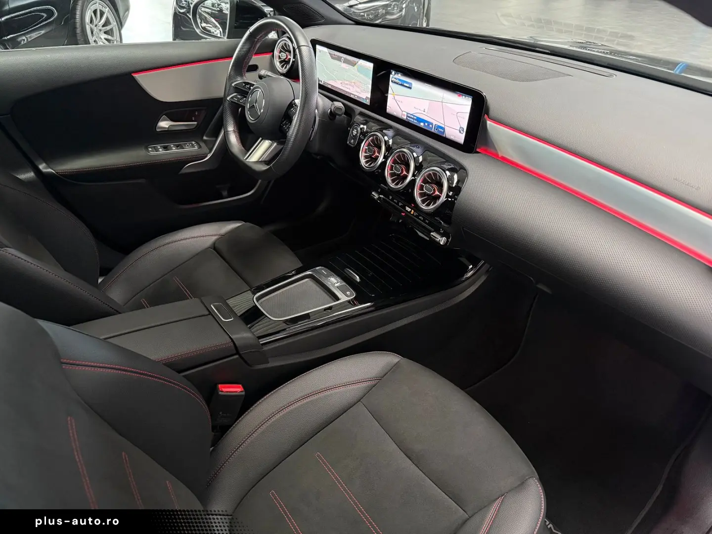 MERCEDES-BENZ A 200 Limousine AMG DISTRONIC-AHK-PANO&hellip;