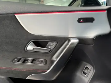 MERCEDES-BENZ A 200 Limousine AMG DISTRONIC-AHK-PANO&hellip;