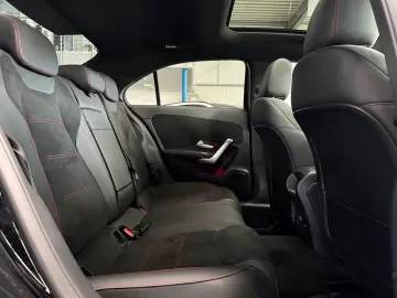 MERCEDES-BENZ A 200 Limousine AMG DISTRONIC-AHK-PANO&hellip;