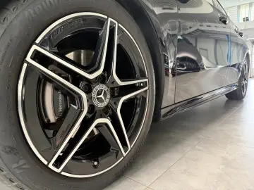 MERCEDES-BENZ A 200 Limousine AMG DISTRONIC-AHK-PANO&hellip;