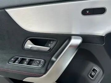 MERCEDES-BENZ A 250e AMG Night Multibeam AHK Stdhzg 19Zoll