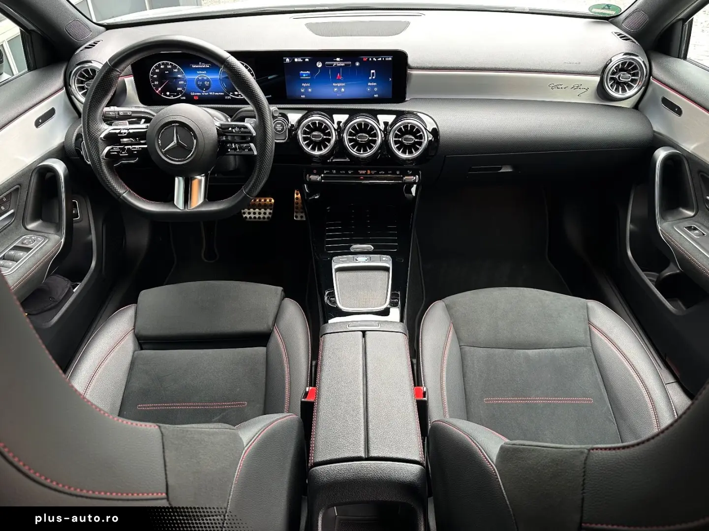 MERCEDES-BENZ A 250e AMG Night Multibeam AHK Stdhzg 19Zoll