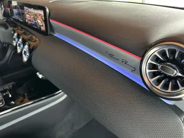 MERCEDES-BENZ A 250e AMG Night Multibeam AHK Stdhzg 19Zoll