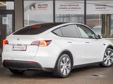 TESLA Y Dual Motor Long Range AWD