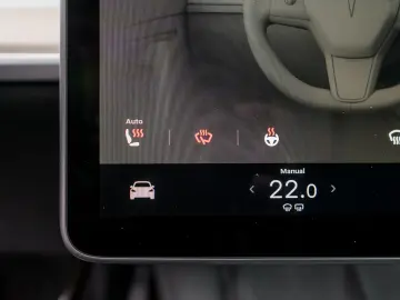 TESLA Y Dual Motor Long Range AWD