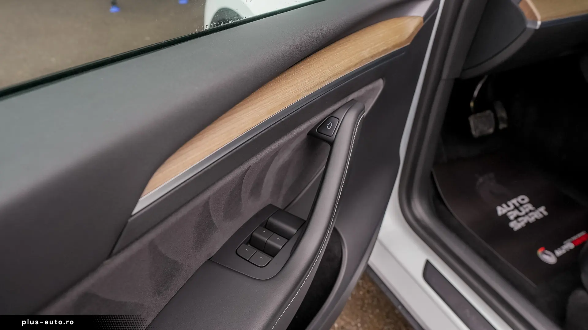 TESLA Y Dual Motor Long Range AWD