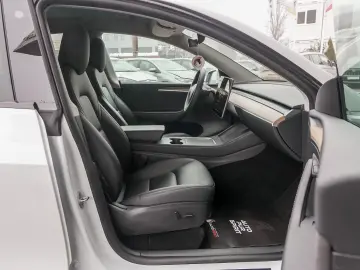 TESLA Y Dual Motor Long Range AWD